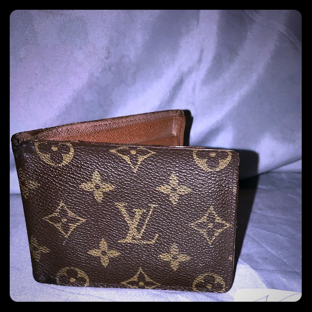 AUTHENTIC LV MENS WALLET